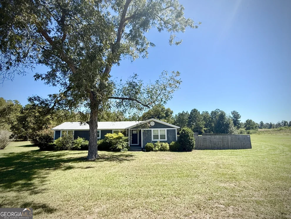 Unit for sale at 763 Bridgeford Church Road, Hazlehurst, GA 31539