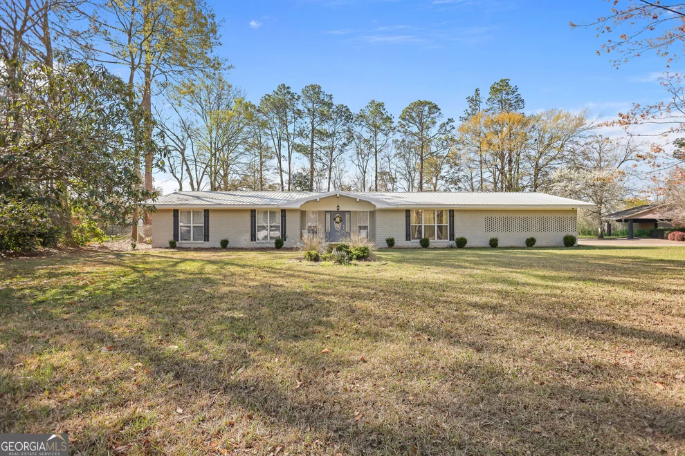 Unit for sale at 121 Glynn Street, Jesup, GA 31545