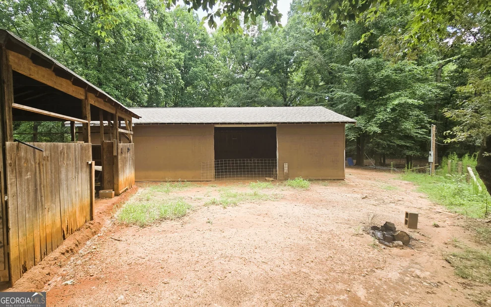 Unit for sale at 213 Duncan Swindle Road, Commerce, GA 30530