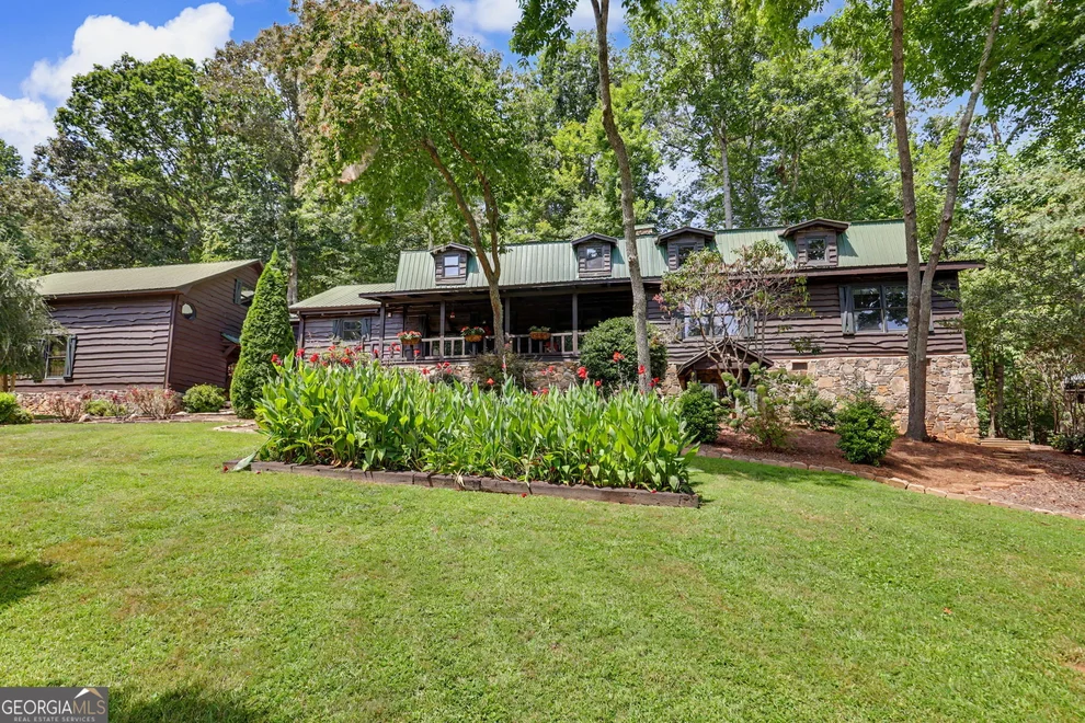 Unit for sale at 259 Eagle Chase Circle, Dillard, GA 30537