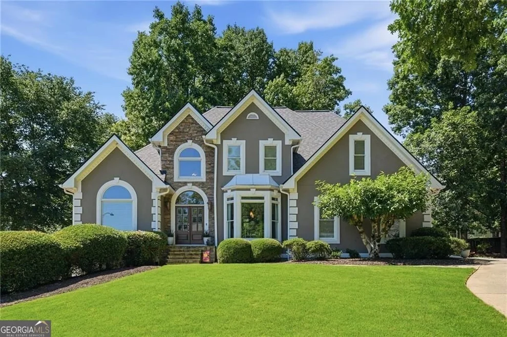 Unit for sale at 520 Estate Club Circle, Roswell, GA 30075