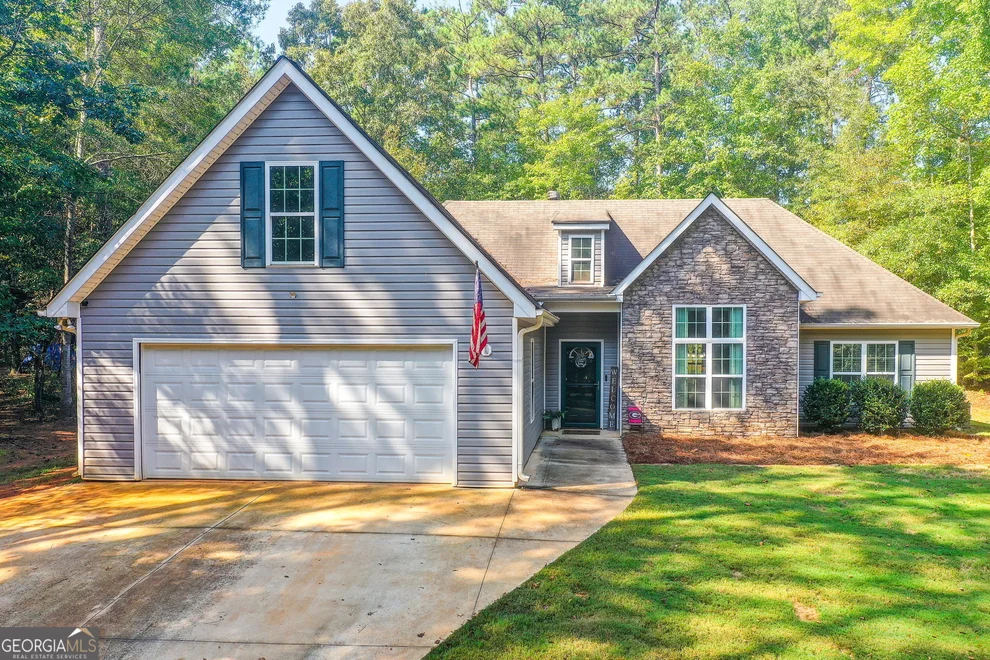 Unit for sale at 190 Pebble Creek Drive, Covington, GA 30016