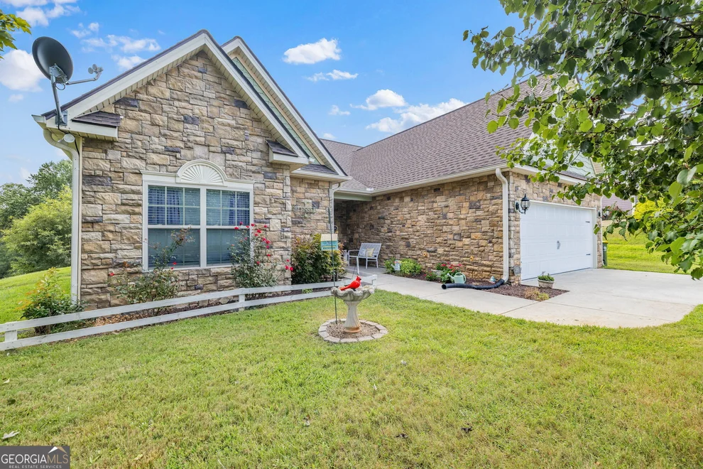 Unit for sale at 386 Sterling Meadows Court, Demorest, GA 30535
