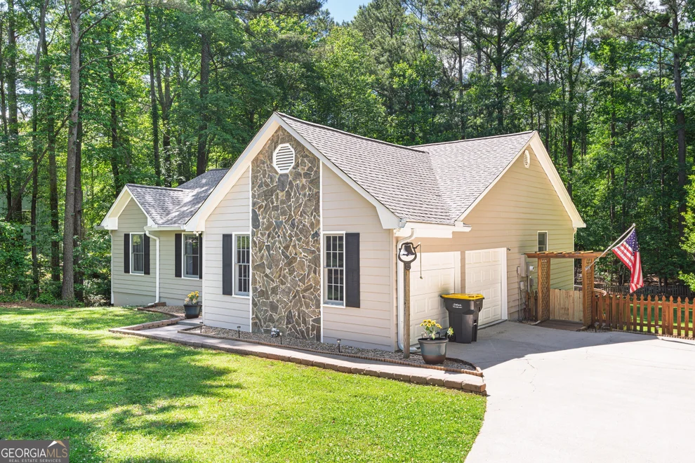 Unit for sale at 25 Ashley Creek Drive, Newnan, GA 30263
