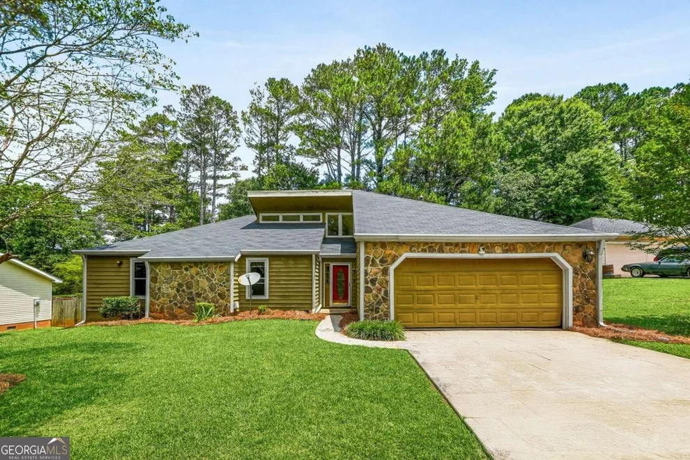 Unit for sale at 8808 Elon Trail, Jonesboro, GA 30238