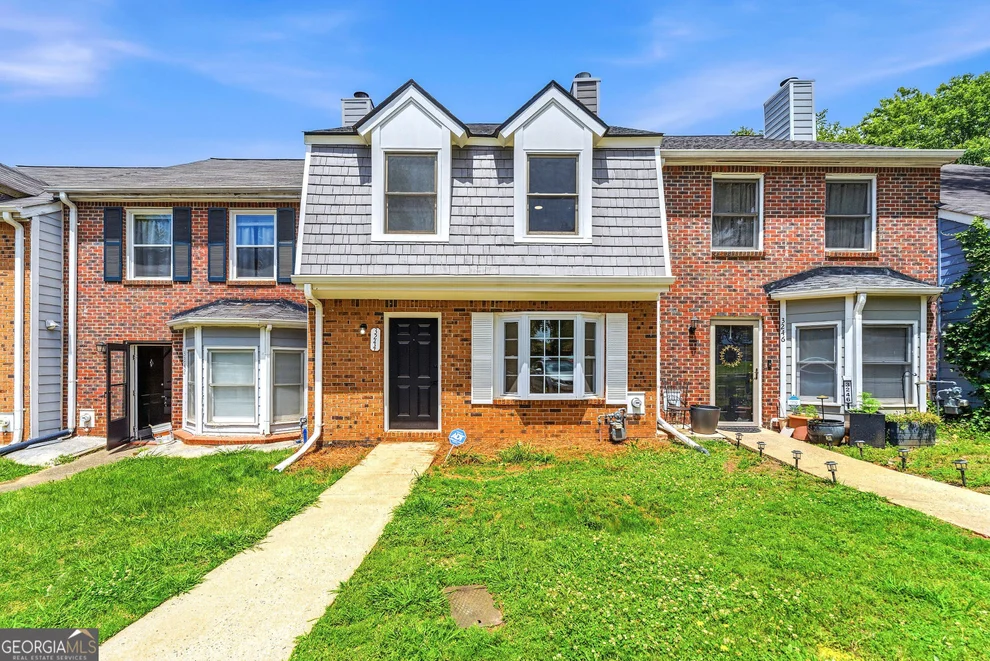 Unit for sale at 3244 Hampton Court SE, Smyrna, GA 30082