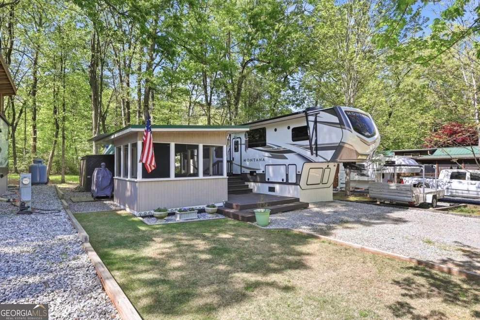 Unit for sale at 320 Leisure Acres Drive, Cleveland, GA 30528