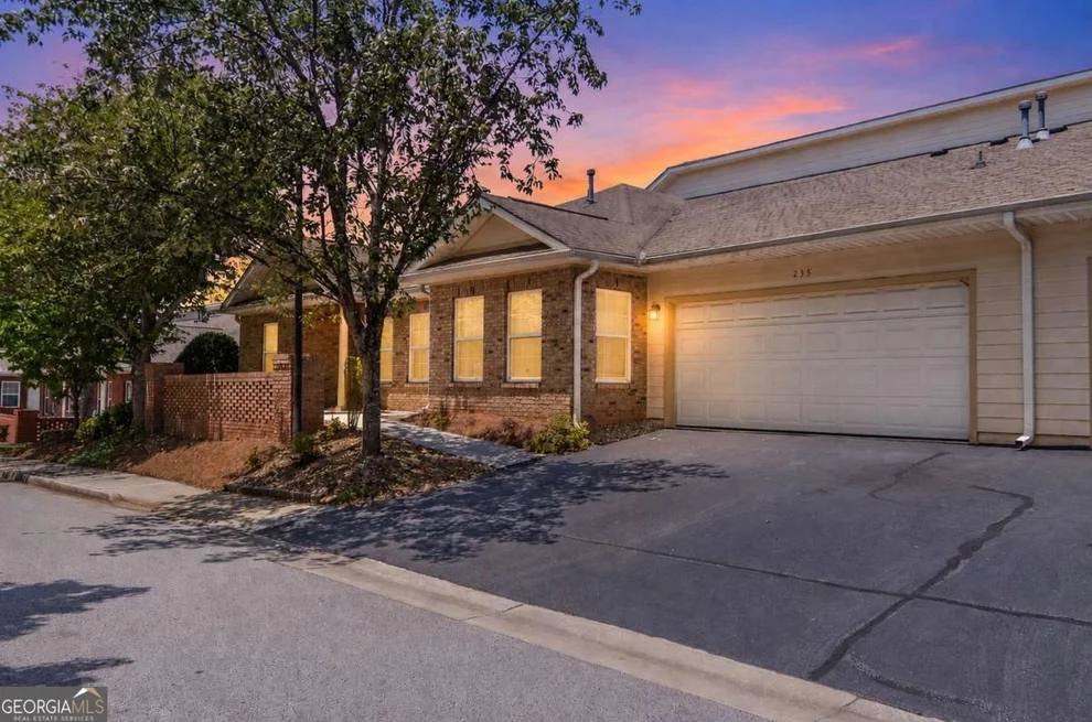 Unit for sale at 235 Villa Park Circle, Stone Mountain, GA 30087