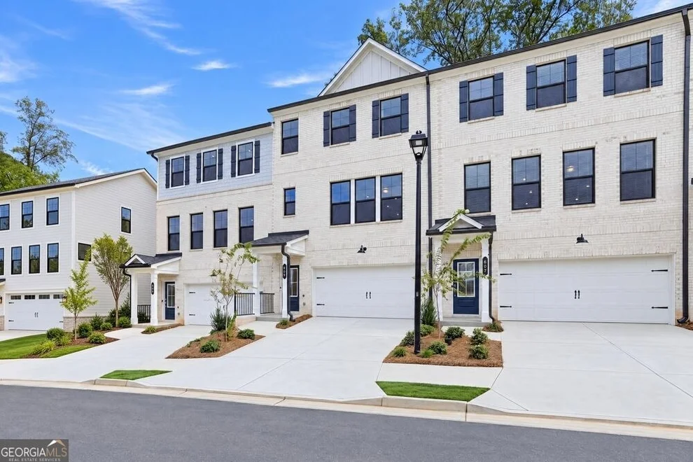 Unit for sale at 611 Rose Hill Lane, Lawrenceville, GA 30044