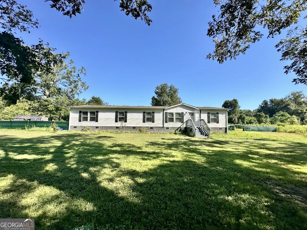 Unit for sale at 4003 Oxford Lane, Blackshear, GA 31516