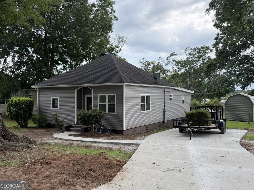 Unit for sale at 3303 21st Avenue, Valley, AL 36854