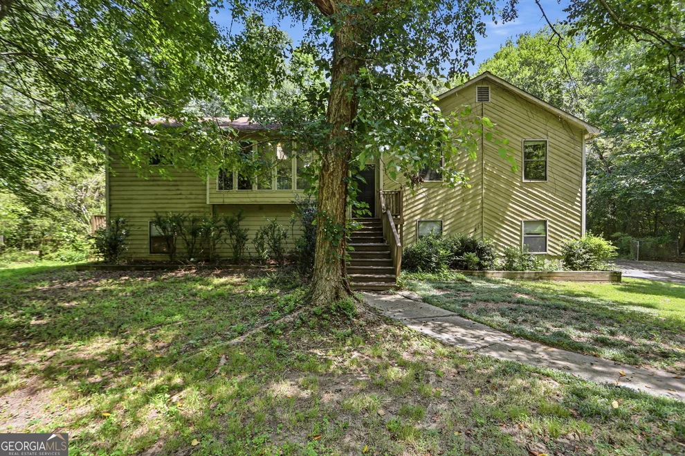 Unit for sale at 819 Tramore Court, Powder Springs, GA 30127