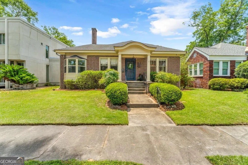Unit for sale at 125 E 54Th Street, Savannah, GA 31405