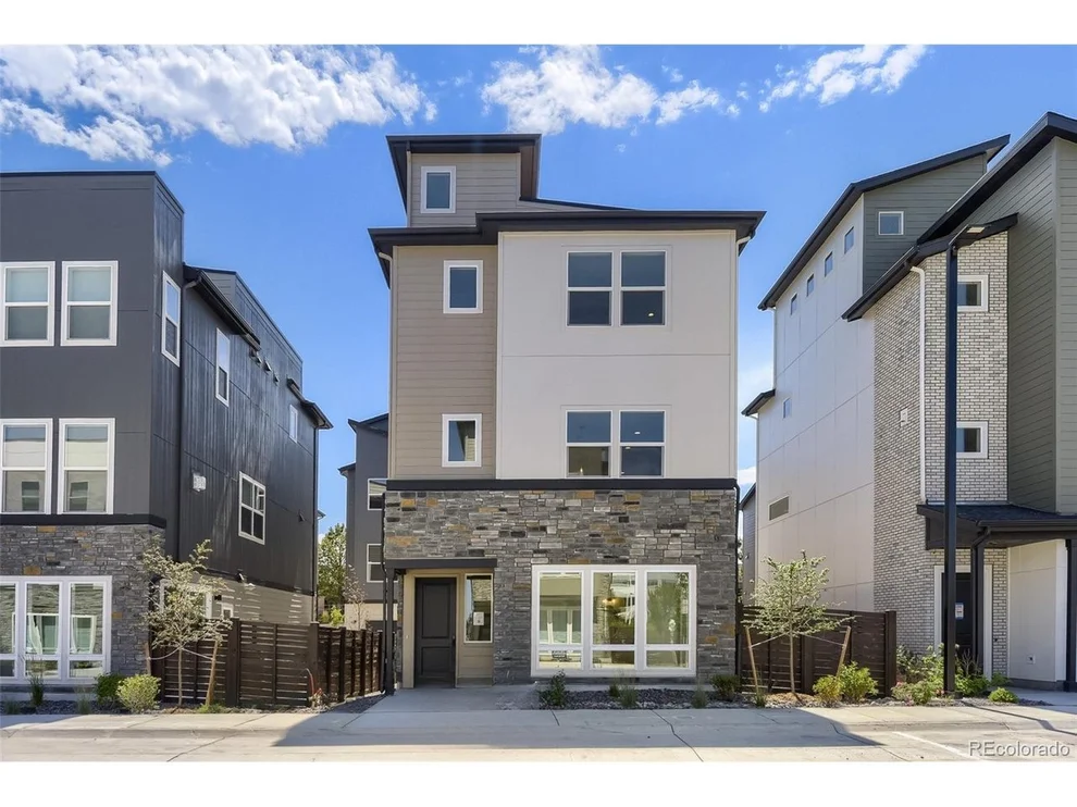 Unit for sale at 10978 E Hinsdale Cir, Centennial, CO 80112
