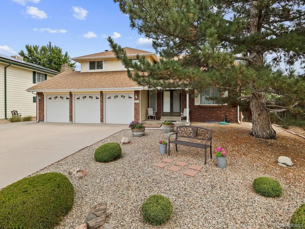 Unit for sale at 3370 S Olathe Way, Aurora, CO 80013