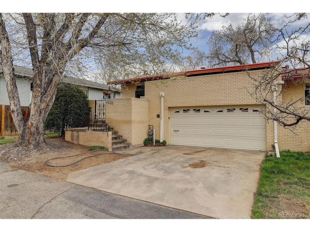 Unit for sale at 2630 S Sheridan Ct, Lakewood, CO 80227