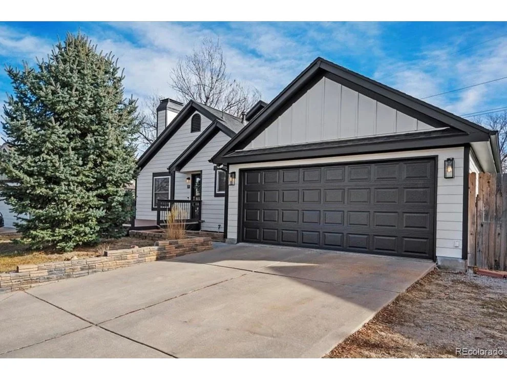 Unit for sale at 18040 E Bellewood Dr, Aurora, CO 80015