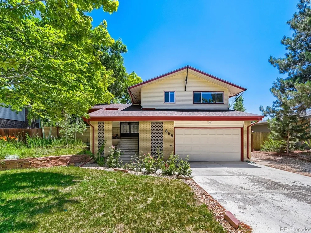 Unit for sale at 868 S Johnson Ct, Lakewood, CO 80226