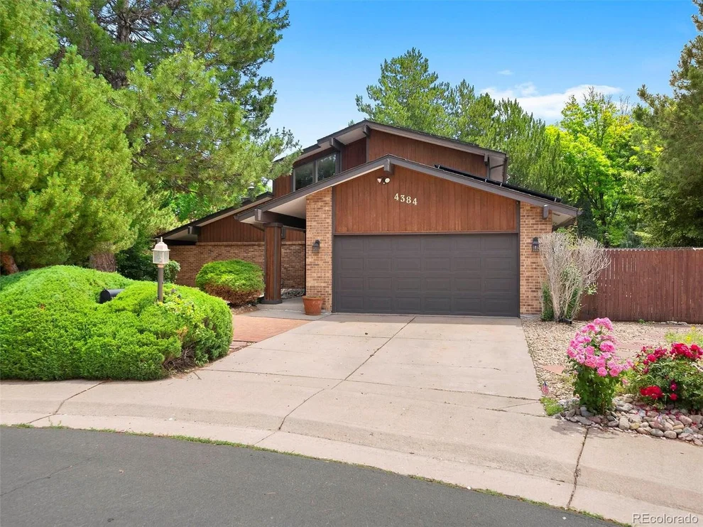 Unit for sale at 4384 S Atchison Cir, Aurora, CO 80015