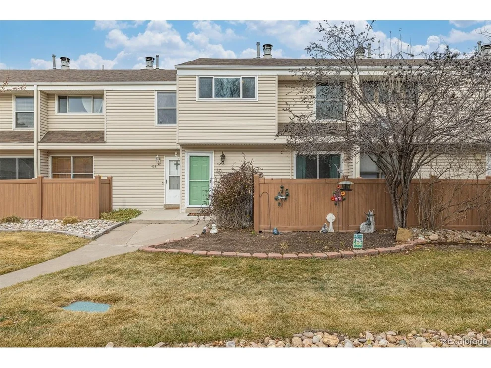 Unit for sale at 4233 E Maplewood Way, Centennial, CO 80121