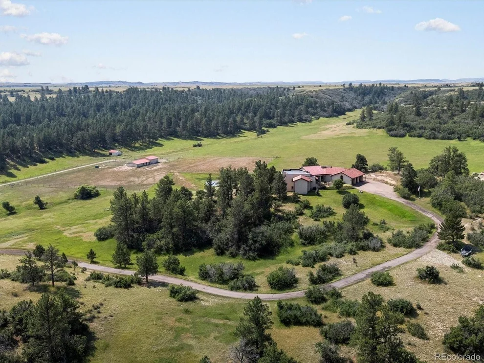 Unit for sale at 1611 Castle Pointe Dr, Castle Rock, CO 80104