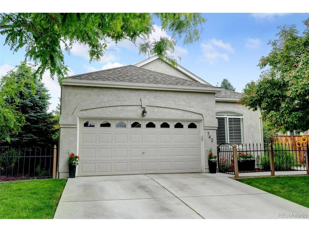Unit for sale at 742 Club Cir, Louisville, CO 80027