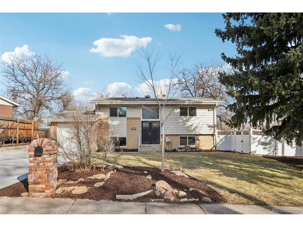 Unit for sale at 1084 S Parfet Ct, Lakewood, CO 80226