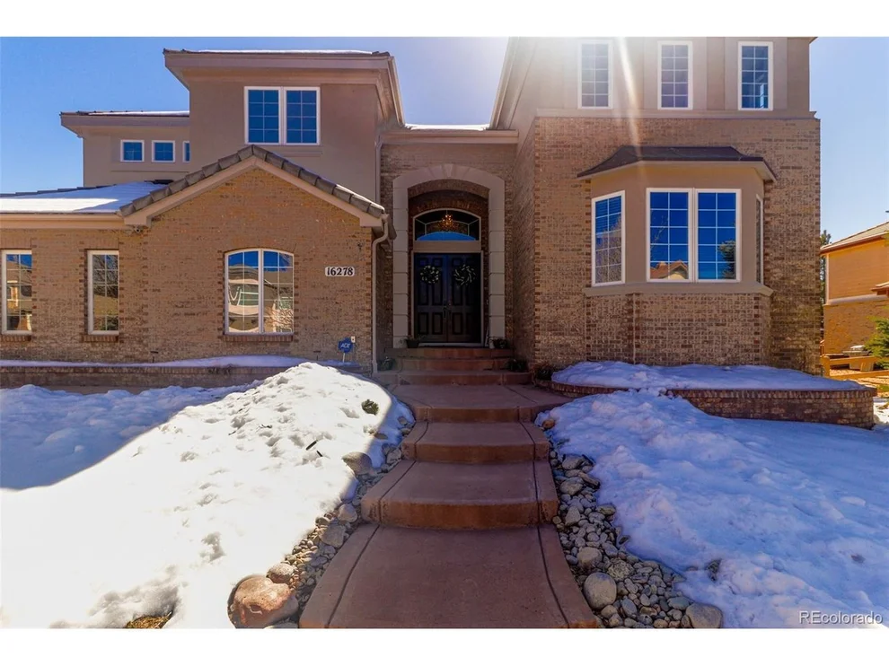 Unit for sale at 16278 E Oakwood Dr, Aurora, CO 80016