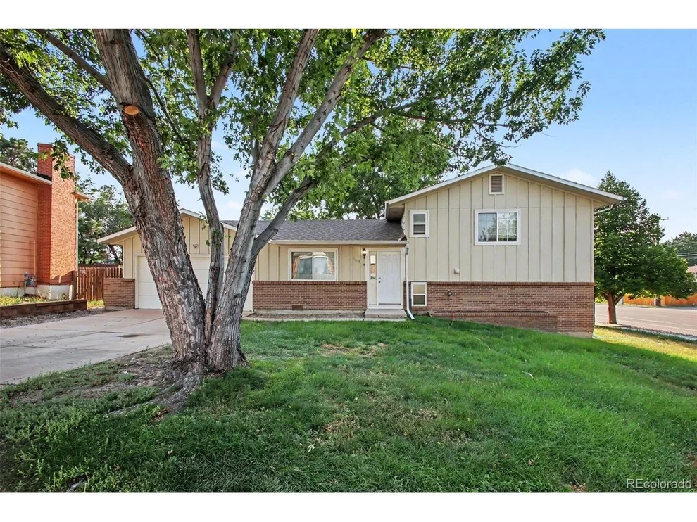Unit for sale at 1065 Applewood Dr, Colorado Springs, CO 80907