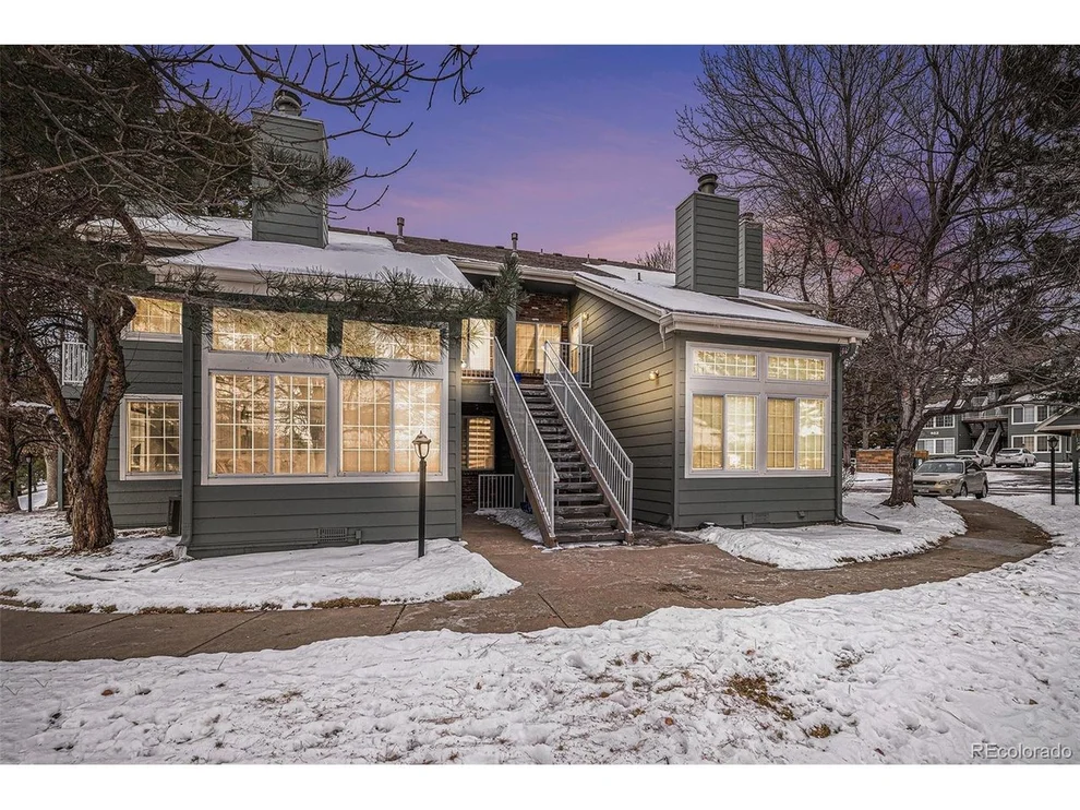 Unit for sale at 882 S Reed Ct, Lakewood, CO 80226