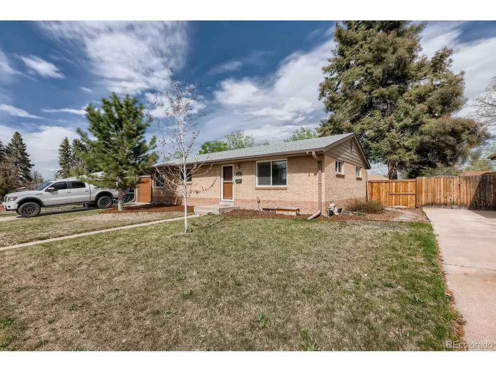 Unit for sale at 6684 S Penrose Ct, Centennial, CO 80121