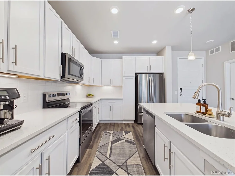 Unit for sale at 400 E Fremont Pl, Centennial, CO 80122