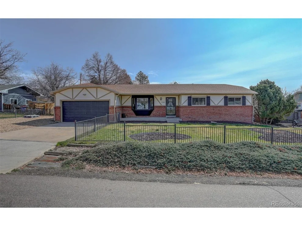 Unit for sale at 8396 S Yarrow St, Littleton, CO 80128