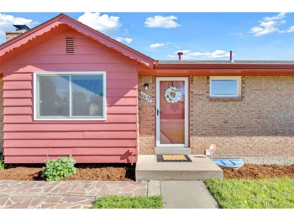 Unit for sale at 6679 W Louisiana Pl, Lakewood, CO 80232