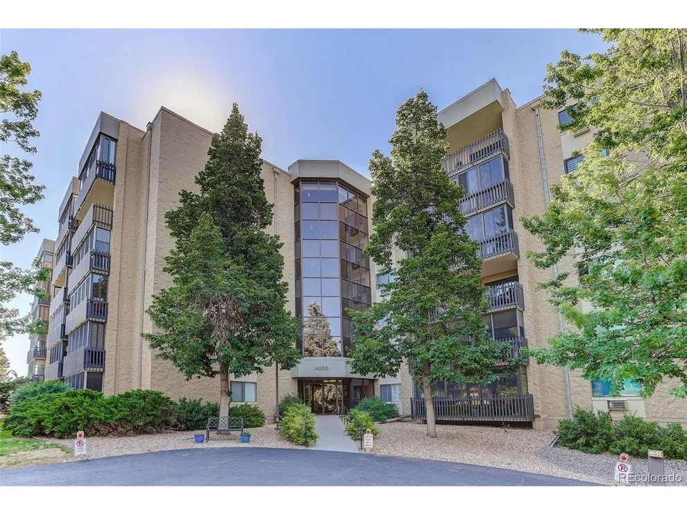 Unit for sale at 14300 E Marina Dr, Aurora, CO 80014