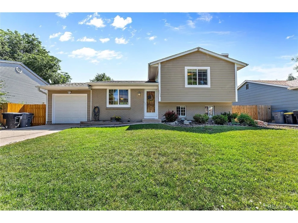 Unit for sale at 2114 Lincoln St, Longmont, CO 80501