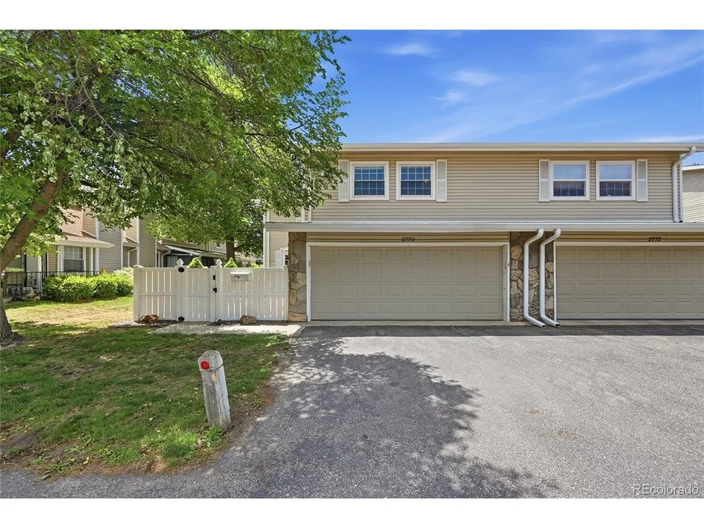 Unit for sale at 2770 S Heather Gardens Way, Aurora, CO 80014