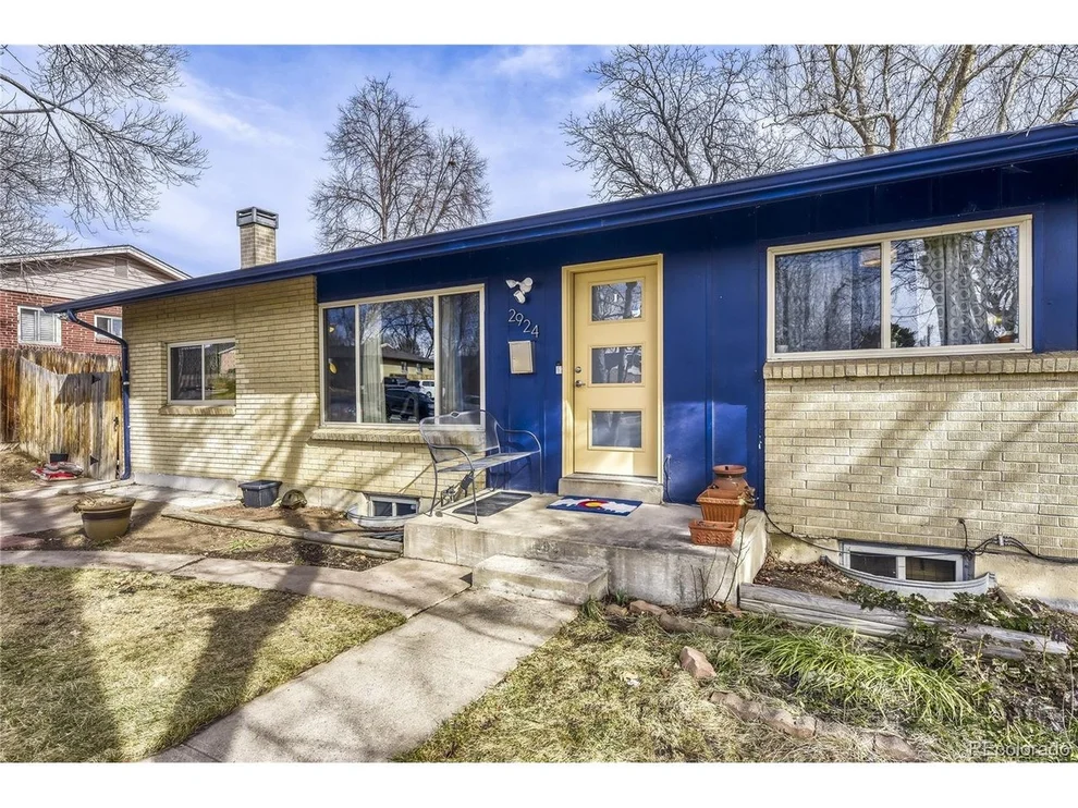 Unit for sale at 2924 S Zurich Ct, Denver, CO 80236