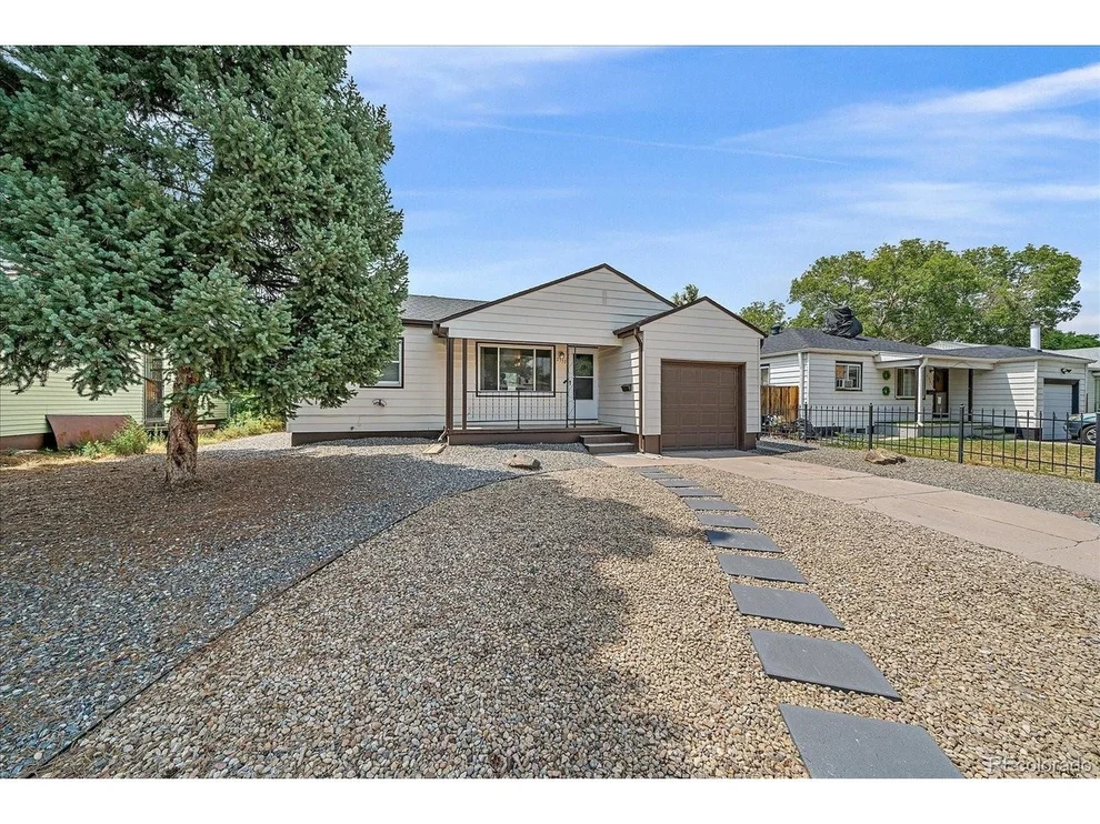 Unit for sale at 2357 Nome St, Aurora, CO 80010