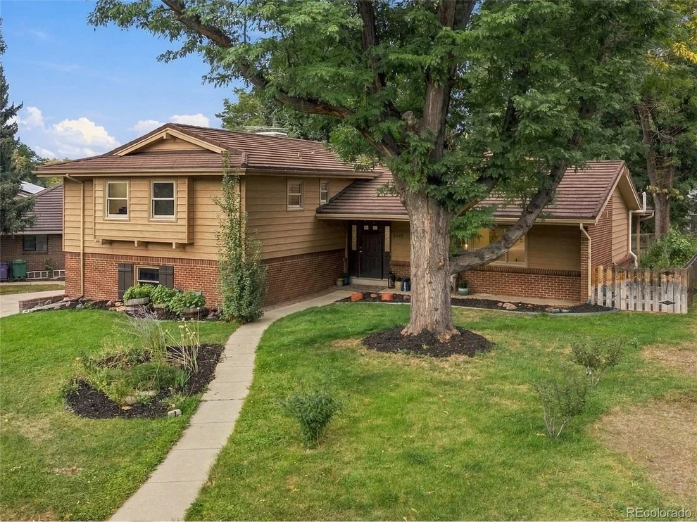 Unit for sale at 6528 E Milan Pl, Denver, CO 80237