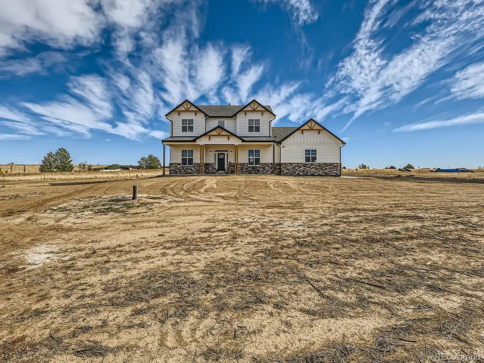 Unit for sale at 1096 N Shoshone Ct, Strasburg, CO 80136