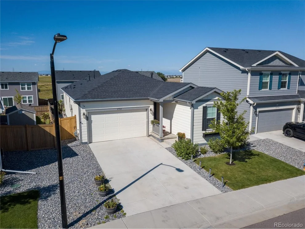 Unit for sale at 27568 E 7th Ln, Aurora, CO 80018