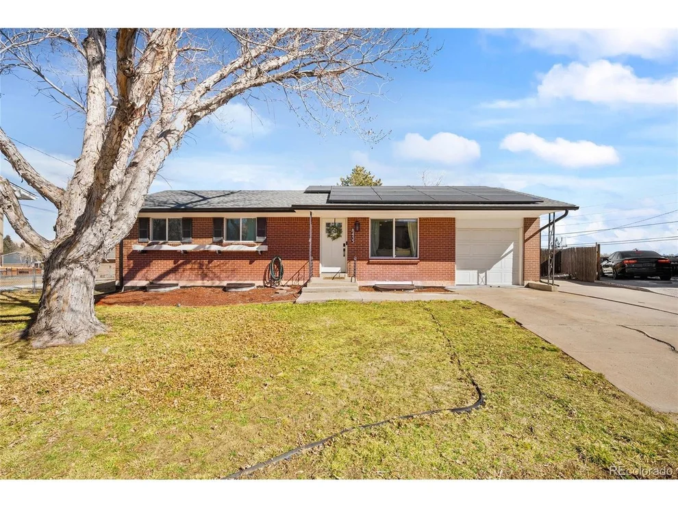 Unit for sale at 8455 W Capri Pl, Littleton, CO 80123