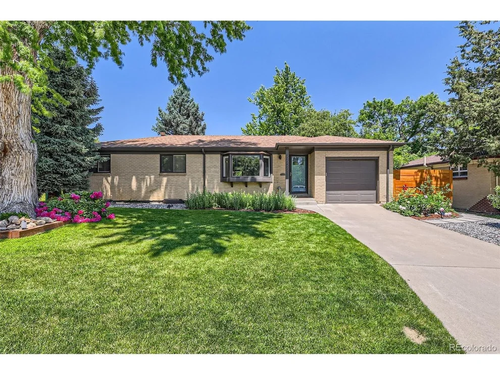Unit for sale at 5525 E Bails Dr, Denver, CO 80222