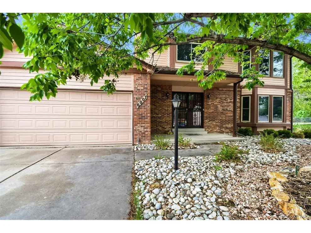 Unit for sale at 6007 W Pacific Cir, Lakewood, CO 80227