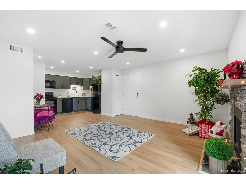 Unit for sale at 2575 S Syracuse Way, Denver, CO 80231