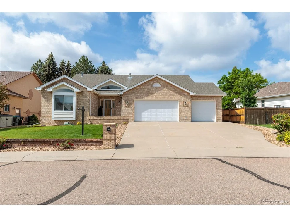 Unit for sale at 1809 Little Bear Ct, Longmont, CO 80504