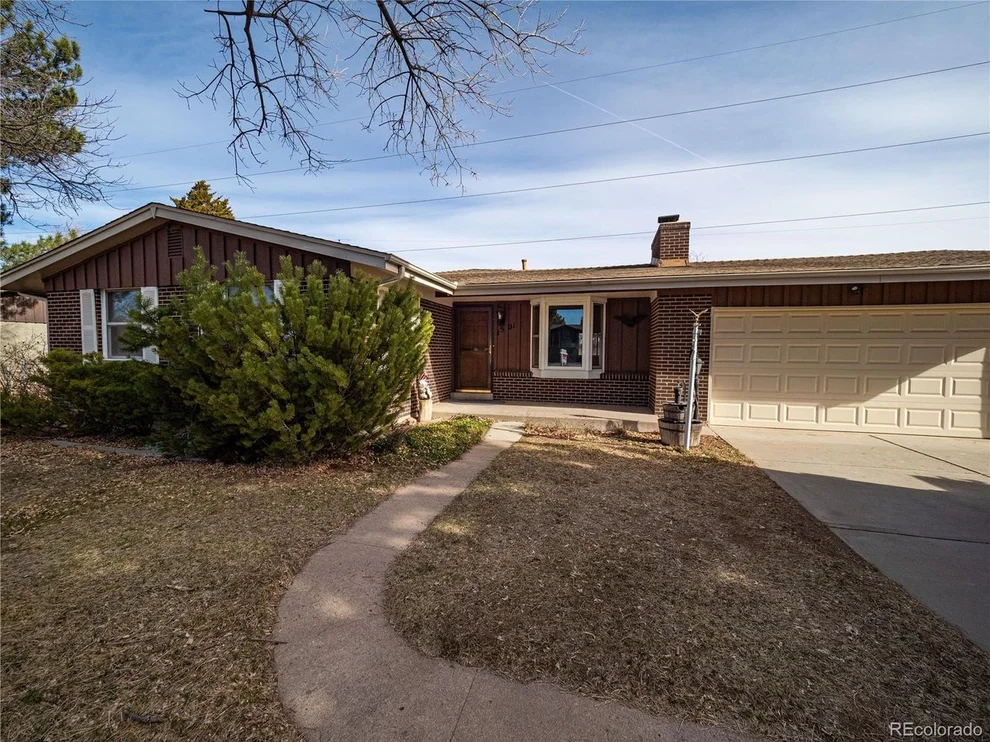 Unit for sale at 1501 E Caley Ave, Centennial, CO 80121
