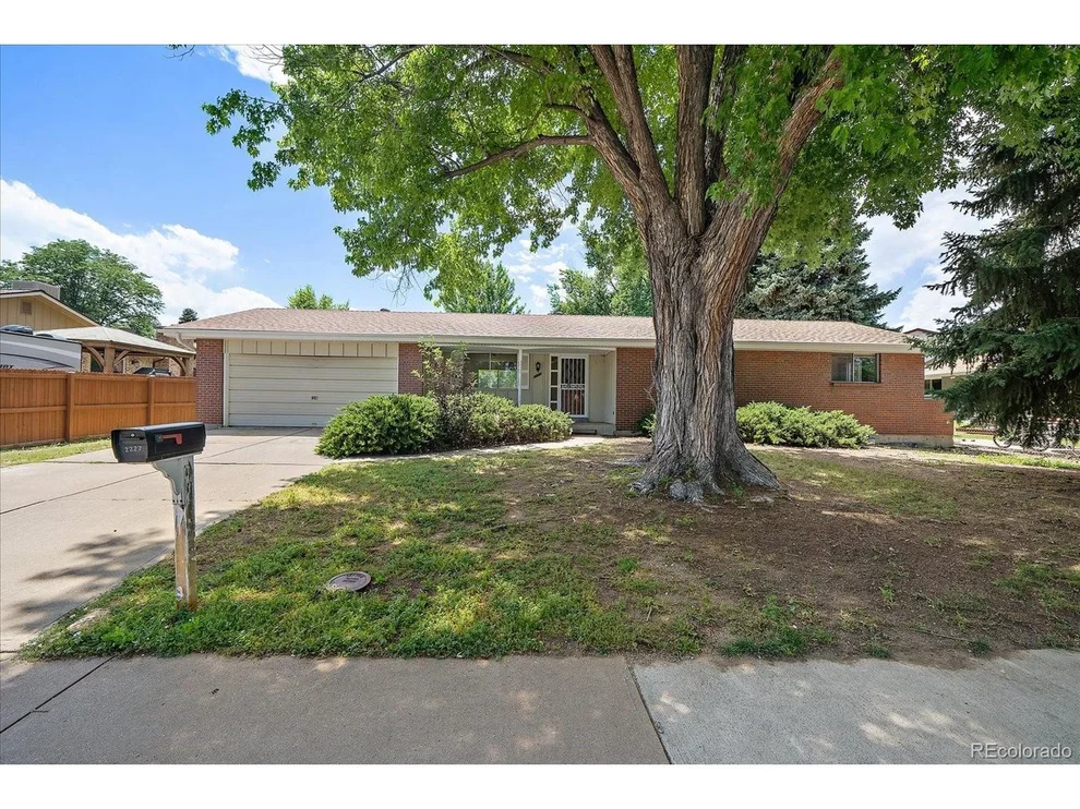 Unit for sale at 2227 S Dover Way, Lakewood, CO 80227