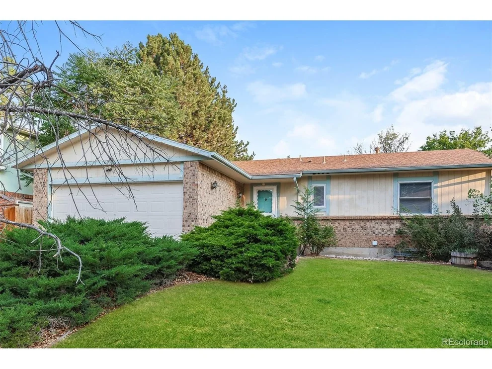Unit for sale at 14697 E Oregon Dr, Aurora, CO 80012